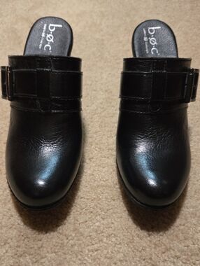 b.o.c. Black Leather Buckle-Detail Slip-On Mules